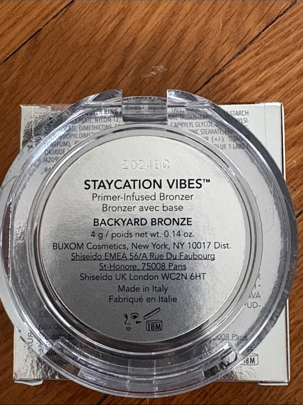 Buxom staycation vibes primer-infused bronzer - Backyard Bronze